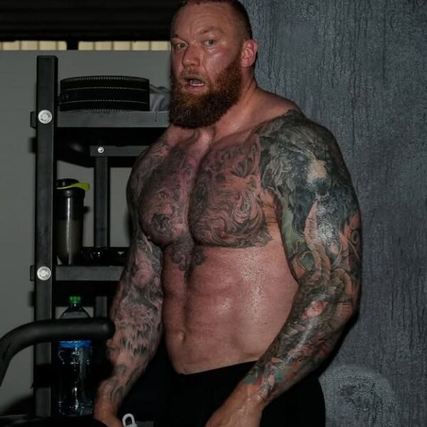 ¡La Montaña de Game of Thrones Reta a Jake Paul a una Pelea de Boxeo!